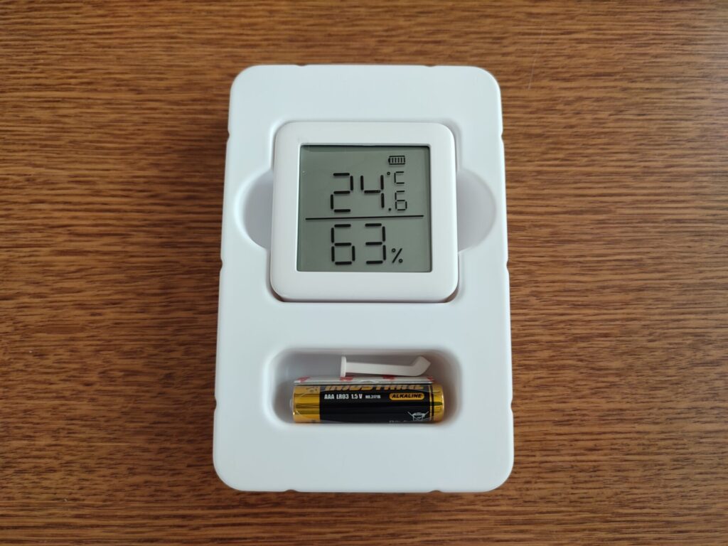 switchbot-thermo-hygrometer-unboxed