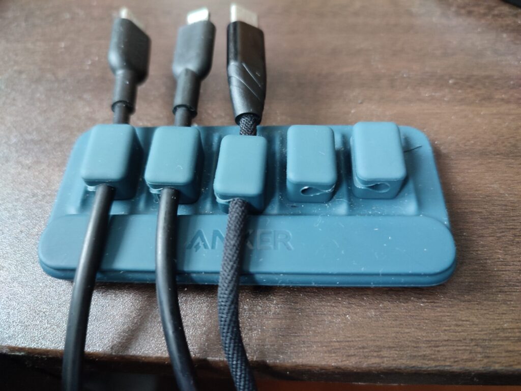 anker-magnetic-cable-holder-use
