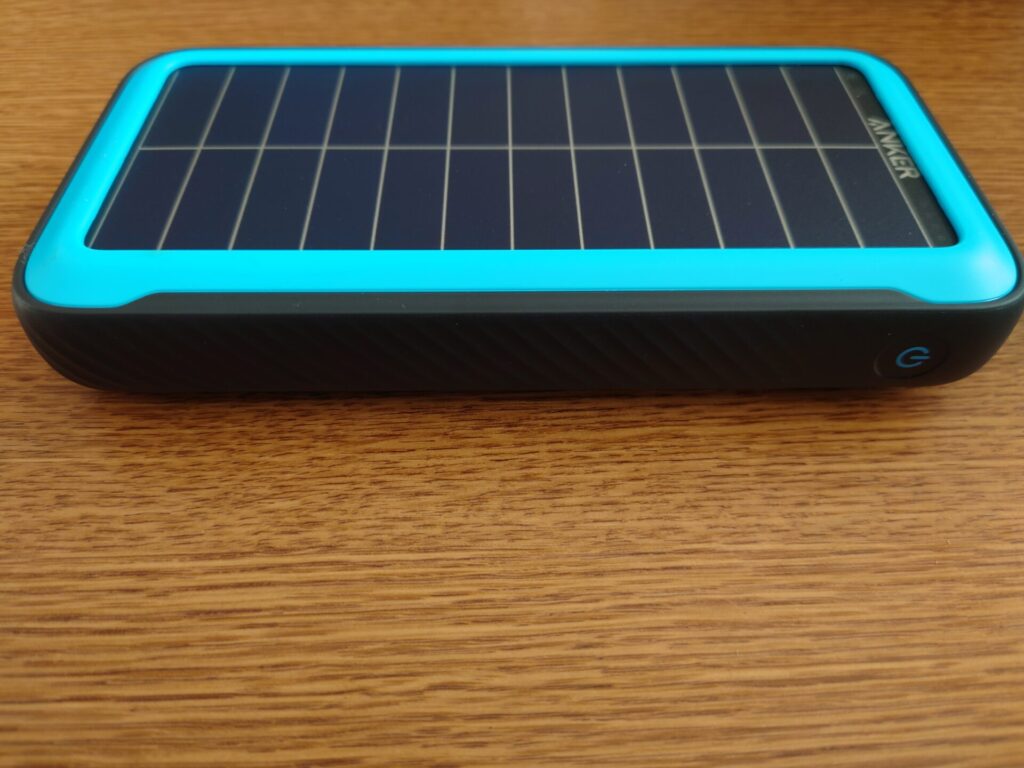 anker-powercore-solar-20000-right-side