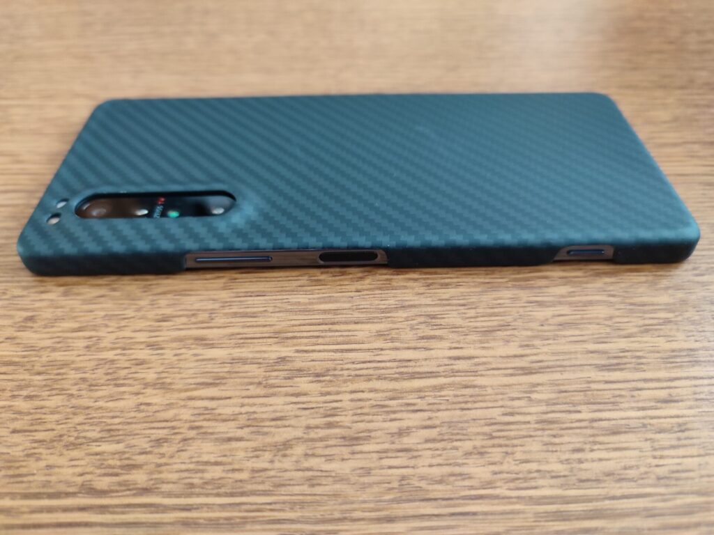 madoats-xperia-1-ii-case-right-side
