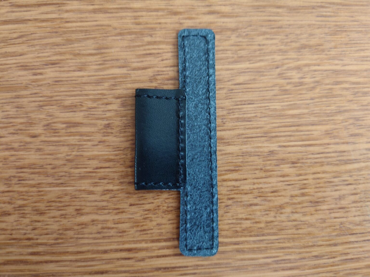 薄型ケースの上からでも充電できる drip Leather Apple Pencil Holder レビュー 繊細ガジェットレビュー