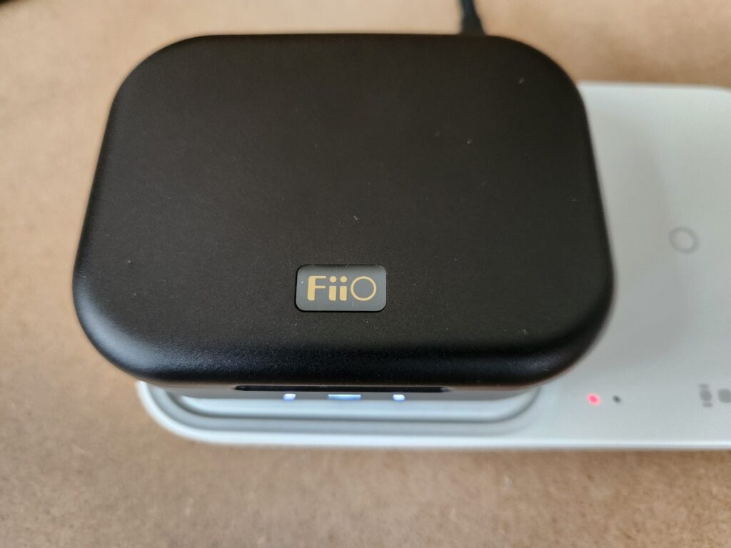 fiio-utws5-wireless-charging