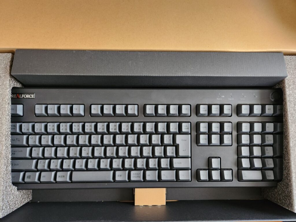 realforce-r3-unboxed