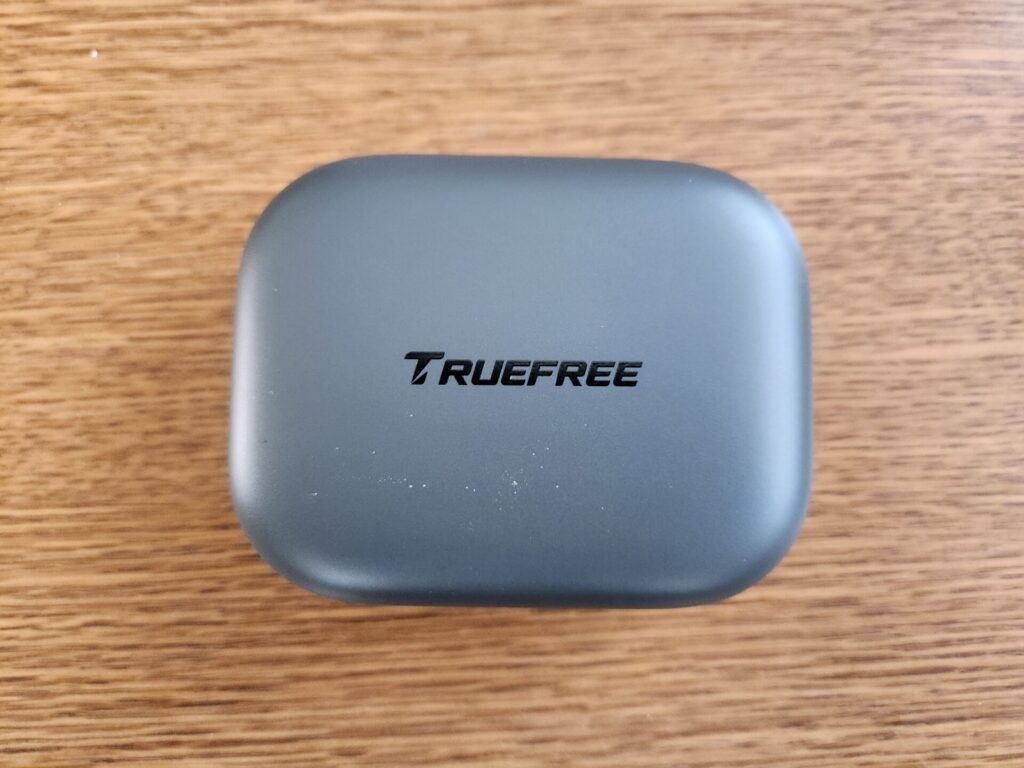 truefree-o1-charging-case-top