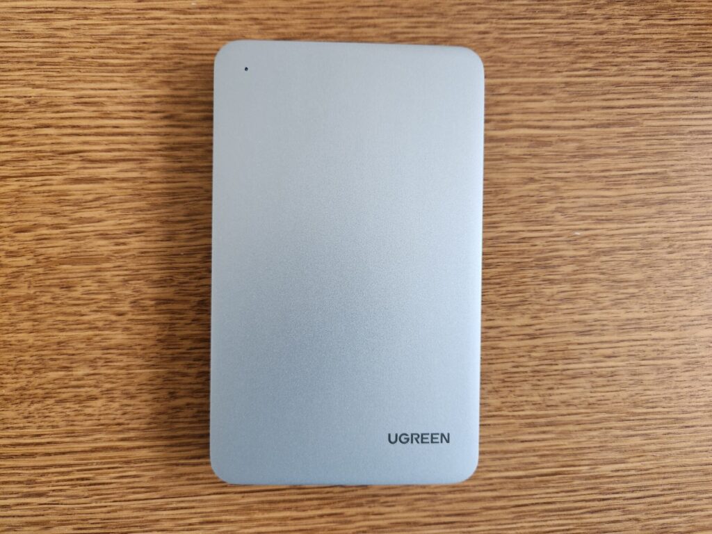 ugreen-hdd-ssd-case-top