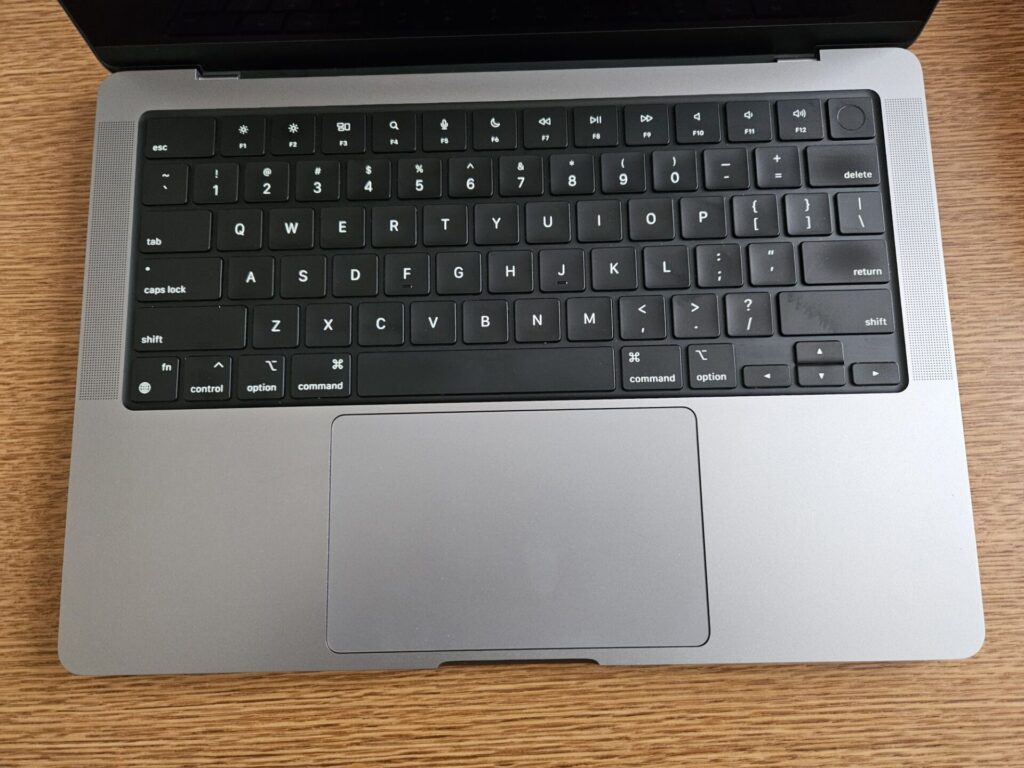 m1-pro-macbook-pro-keyboard