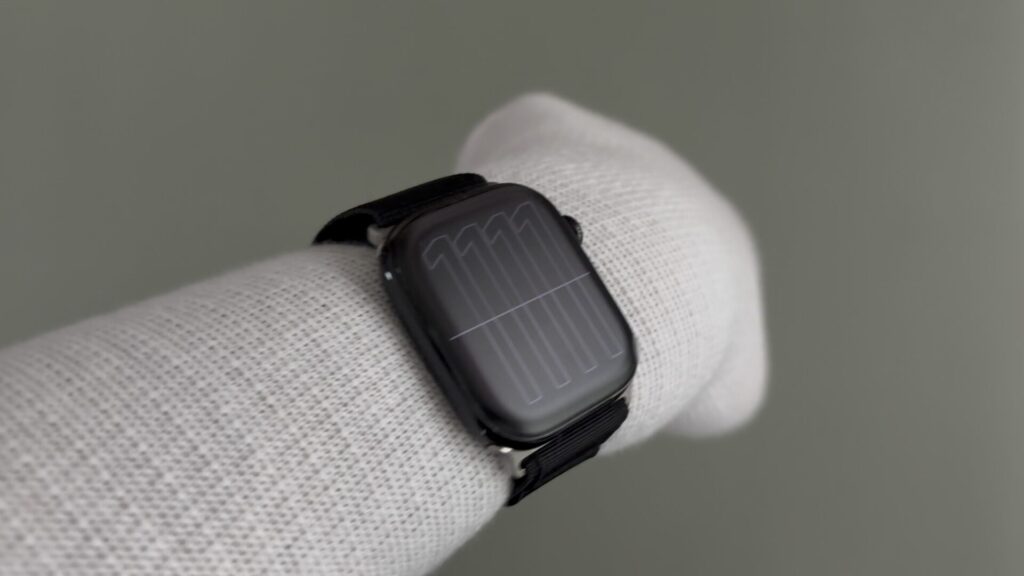 miyavix-overlay-flex-for-apple-watch-series-10-reflection