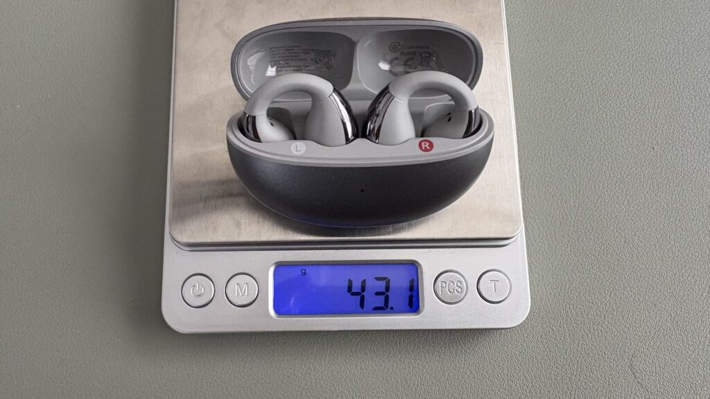 qcy-crossky-c30s-with-charging-case-weight