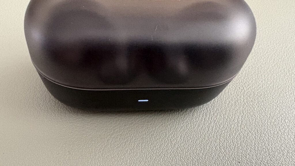 amazfit-up-charging-case-front