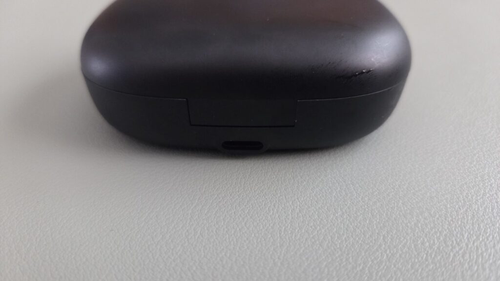 earfun-openjump-charging-case-back