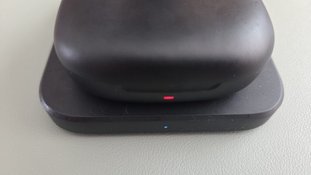 earfun-openjump-charging-case-wireless-charging