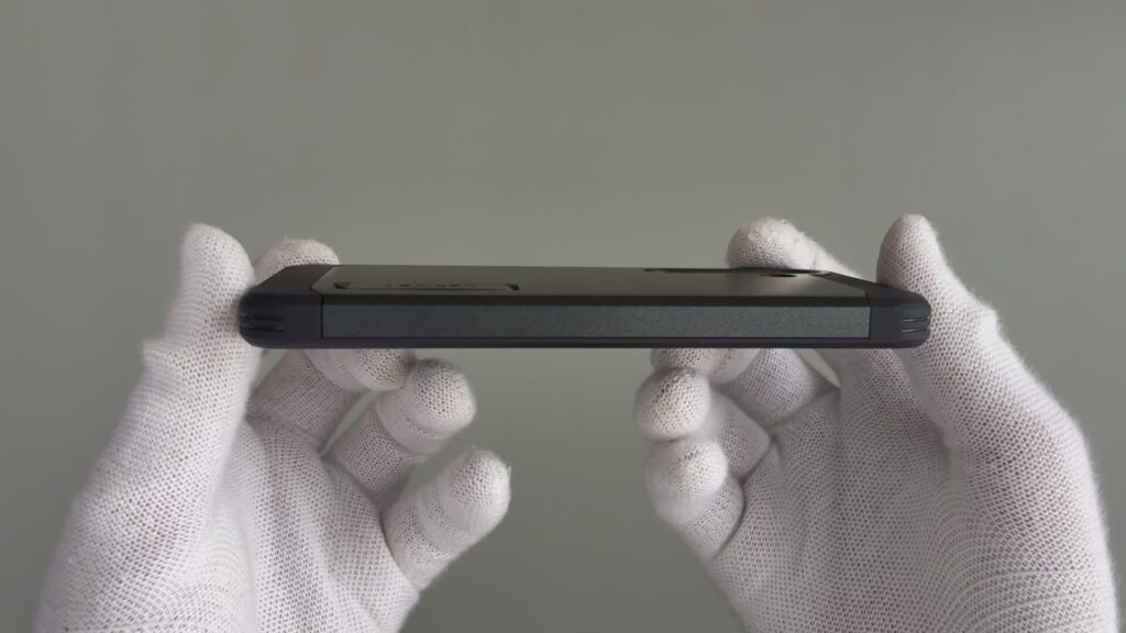 spigen-magnet-case-for-galaxy-s25-left-side