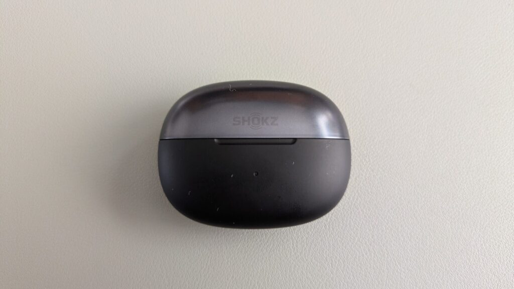 shokz-opendots-one-charging-case-front