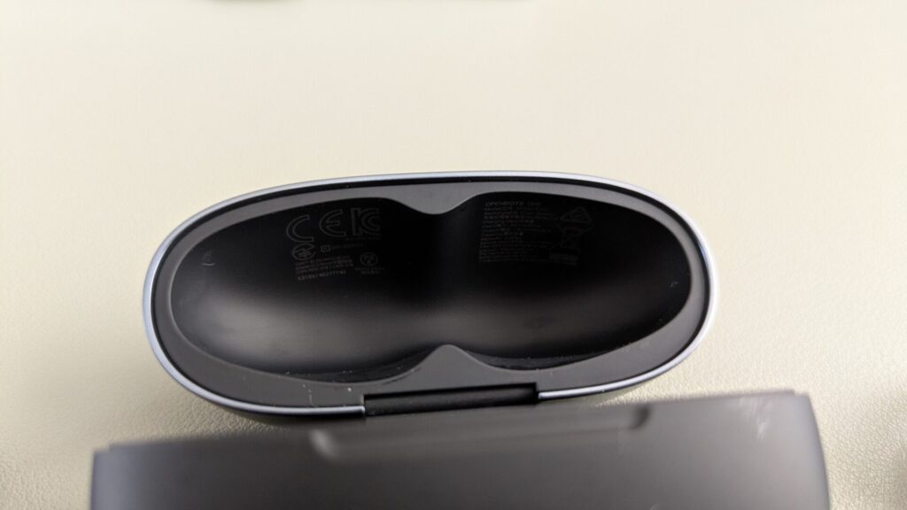 shokz-opendots-one-charging-case-telec