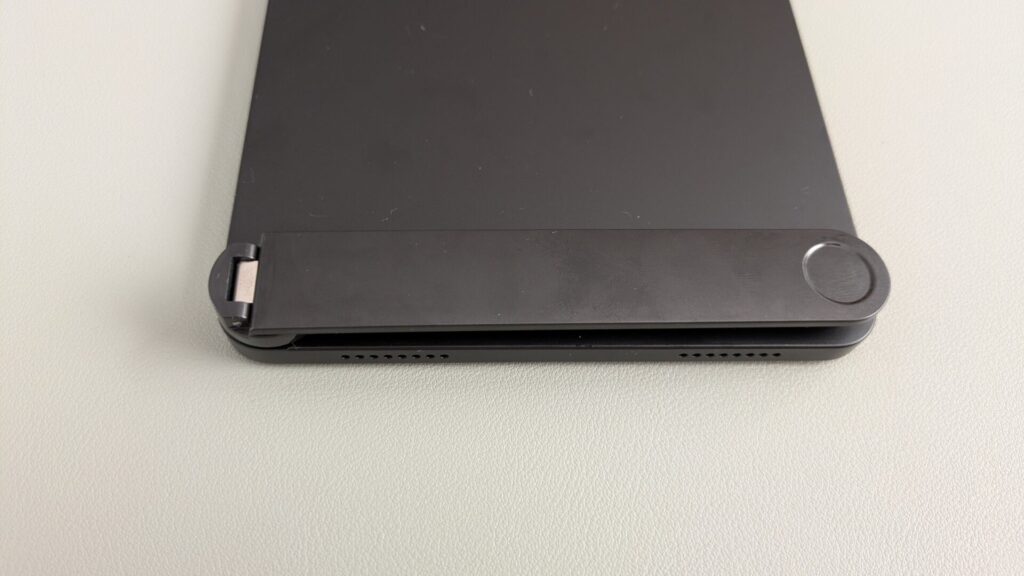 blackview-zeno-1-stand-1