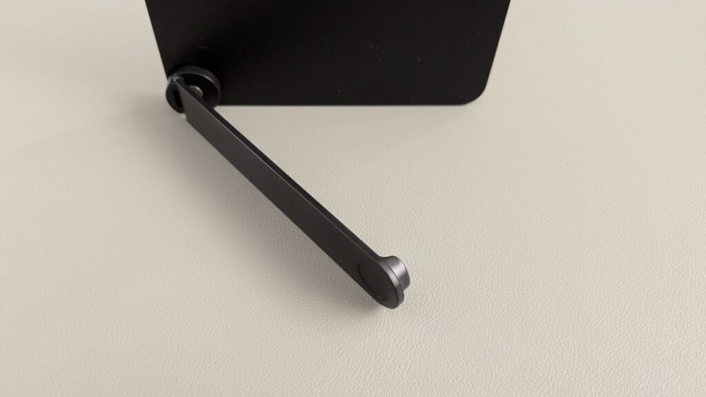 blackview-zeno-1-stand-3