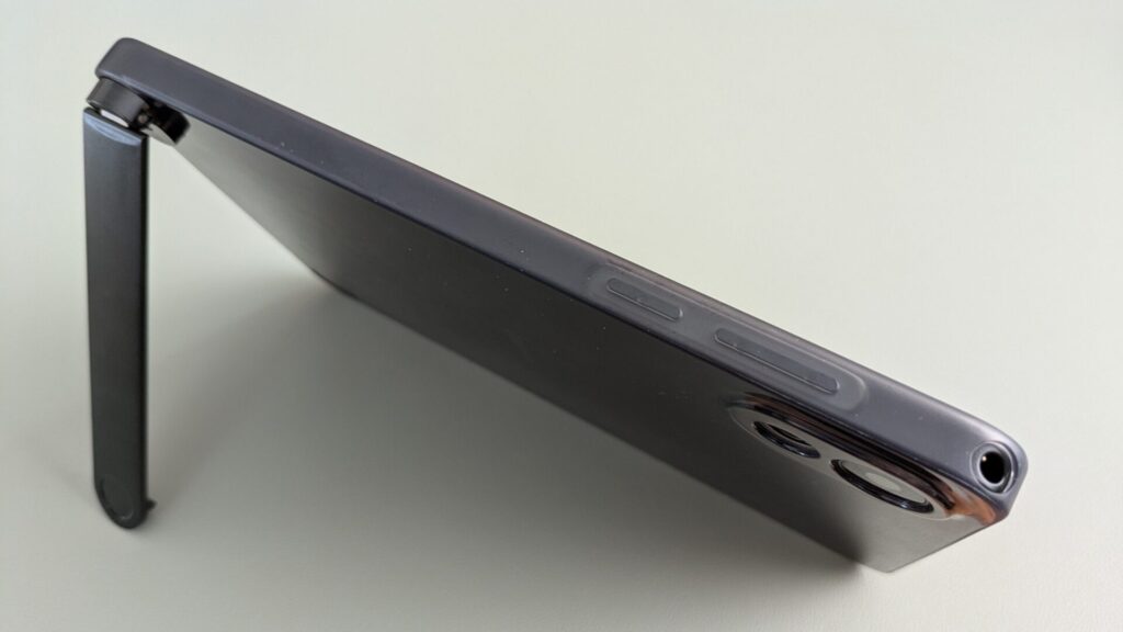 blackview-zeno-1-stand-2