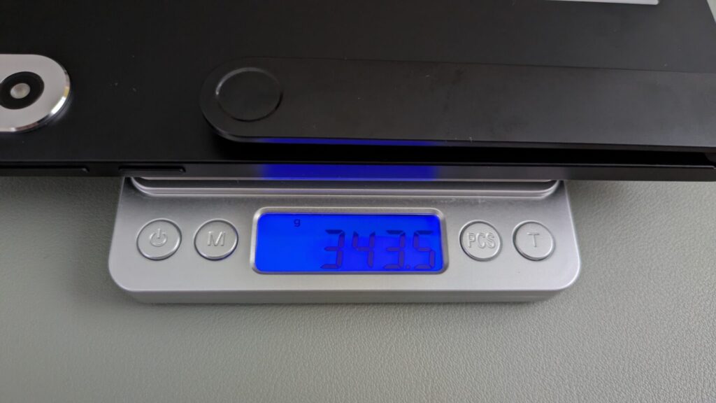blackview-zeno-1-with-stand-weight