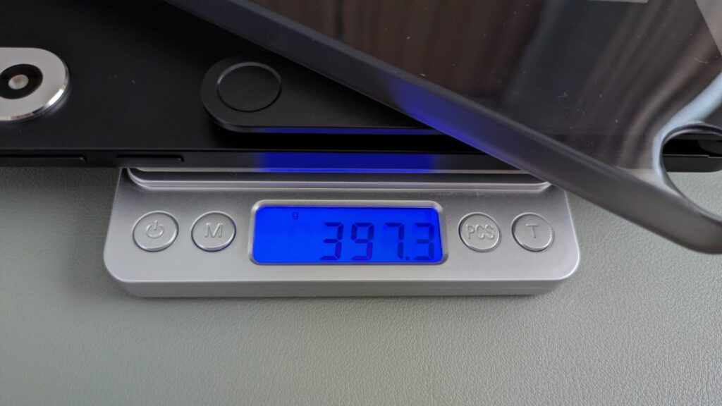 blackview-zeno-1-with-stand-and-case-weight