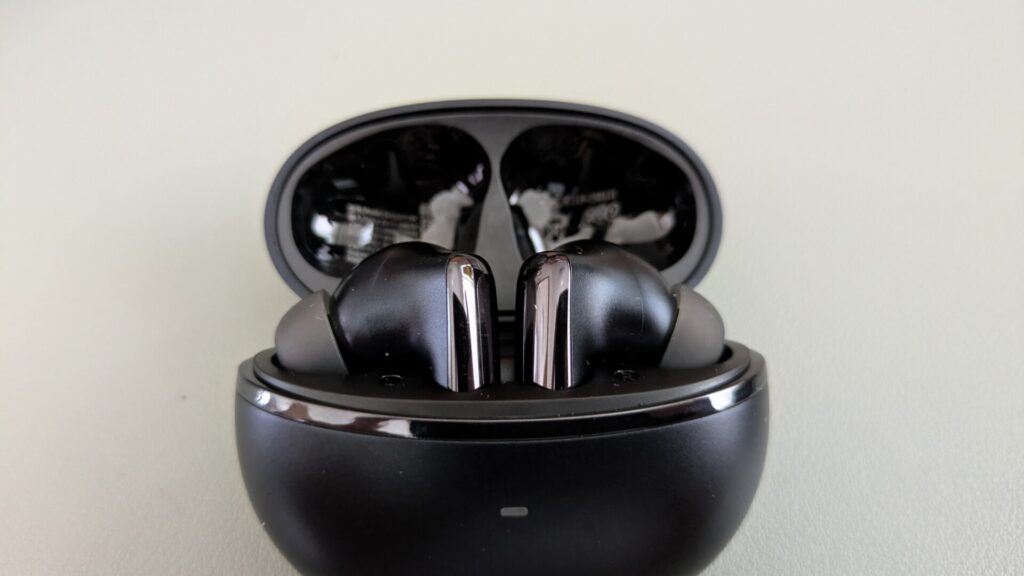 qcy-melobuds-n70-charging-case