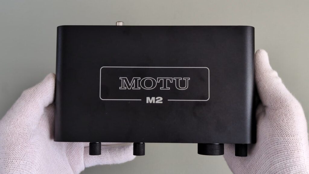 motu-m2-top