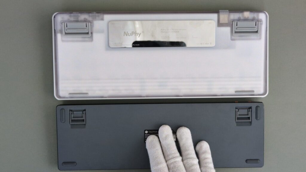 nuphy-air75-v3-vs-keychron-k7-max-bottom