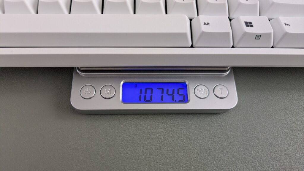 topre-realforce-r4-with-battery-weight