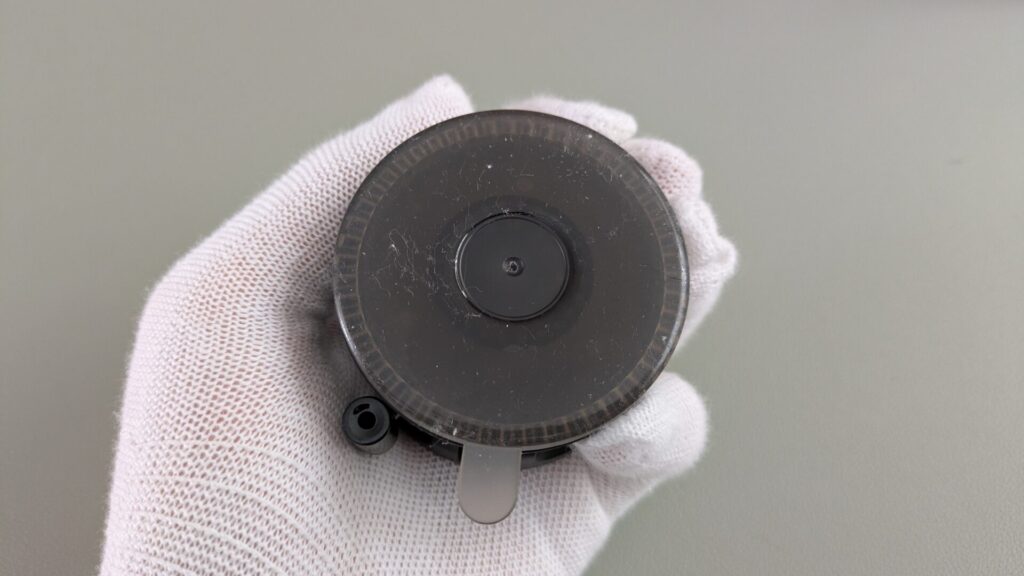 lisen-magsafe-in-vihicle-smartphone-holder-bottom