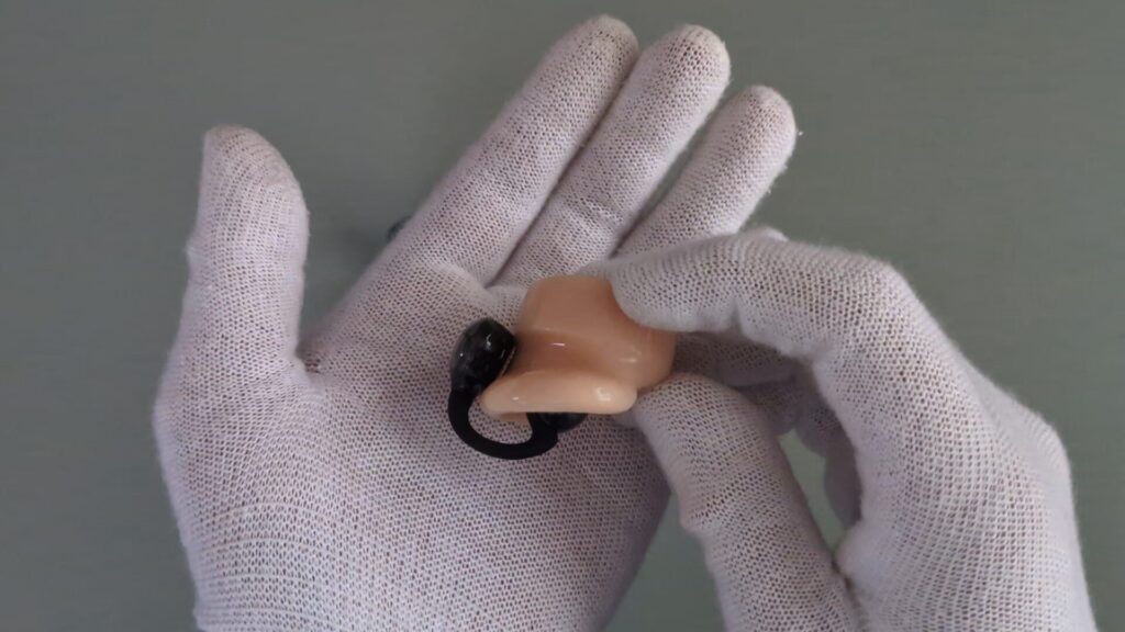 jbl-soundgear-clips-appearance-top