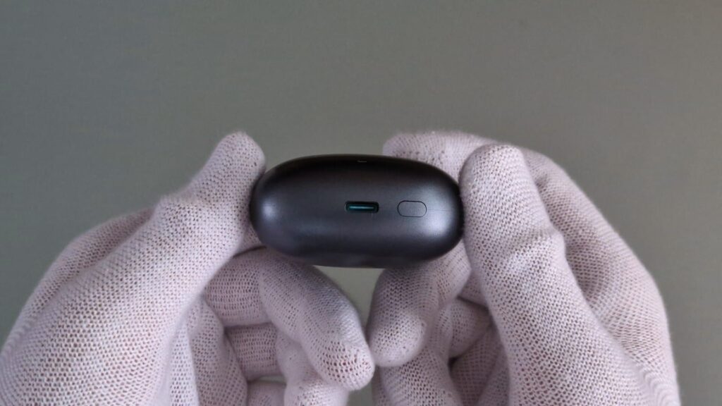 joyroom-oe3-charging-case-button