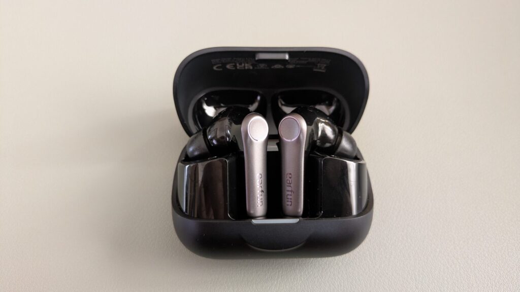earfun-air-pro-4-plus-charging-case-opened