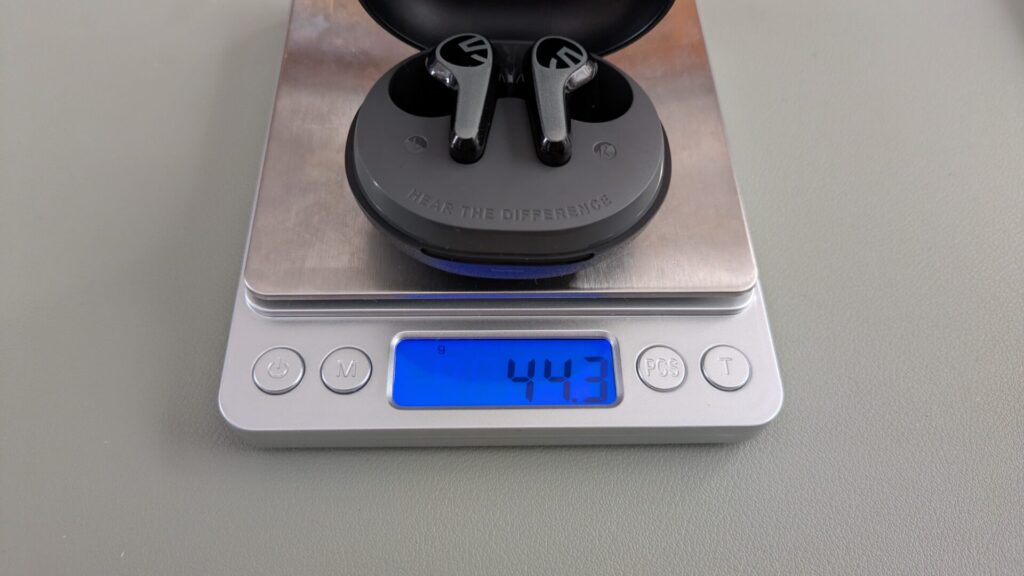 soundpeats-c30-with-charging-case-weight