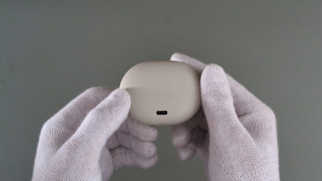 acefast-aceclip-pro-charging-case-bottom