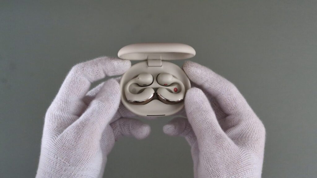 acefast-aceclip-pro-charging-case-opened