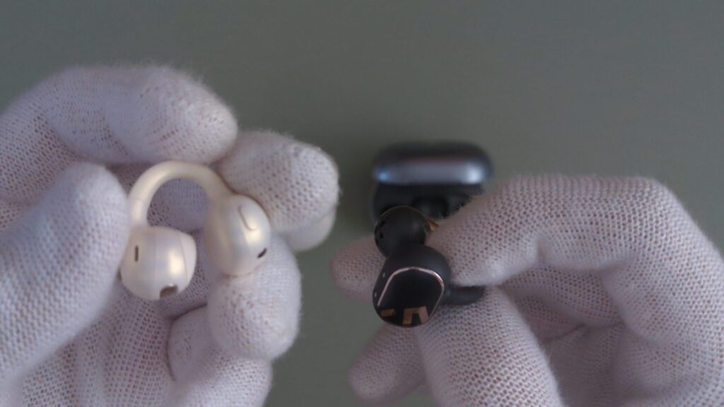 baseus-bowie-mc1-pro-vs-soundpeats-clip1-button-sensor