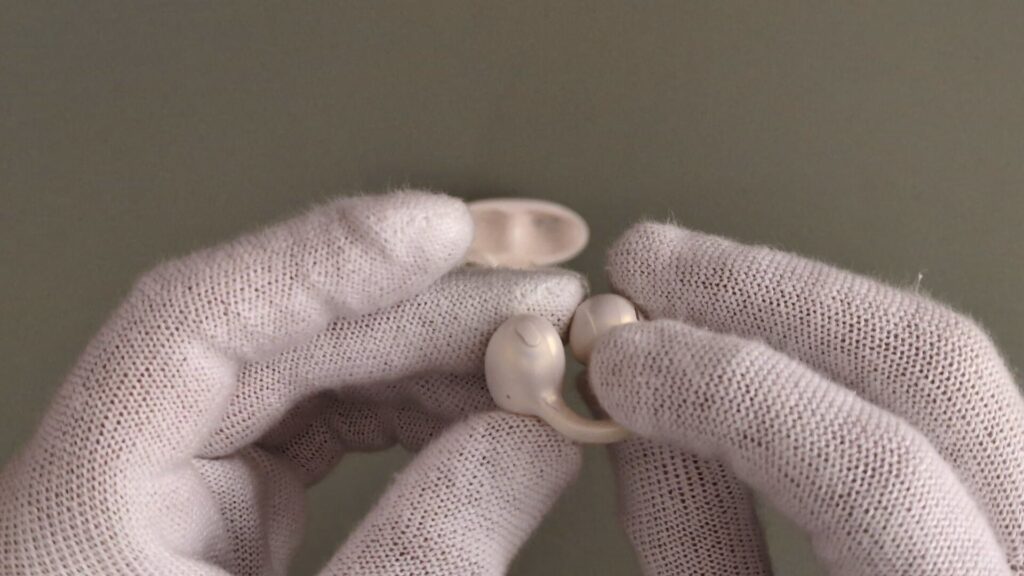 baseus-bowie-mc1-pro-button