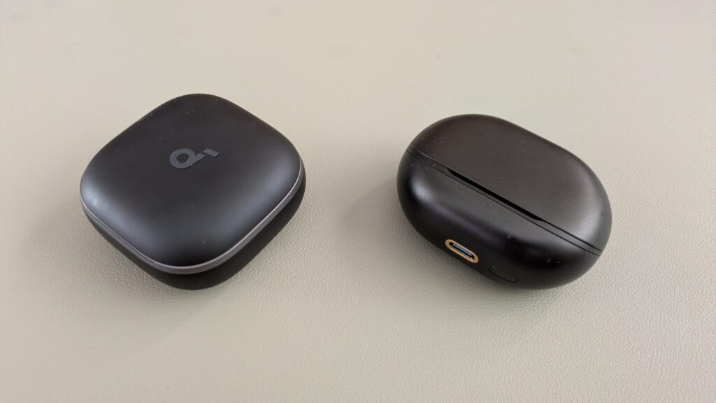 anker-soundcore-liberty-5-vs-soundpeats-air5-pro-charging-case