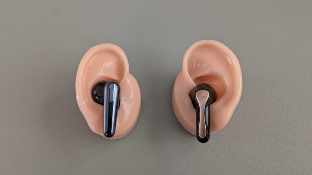 anker-soundcore-liberty-5-vs-soundpeats-air5-pro-appearance-side