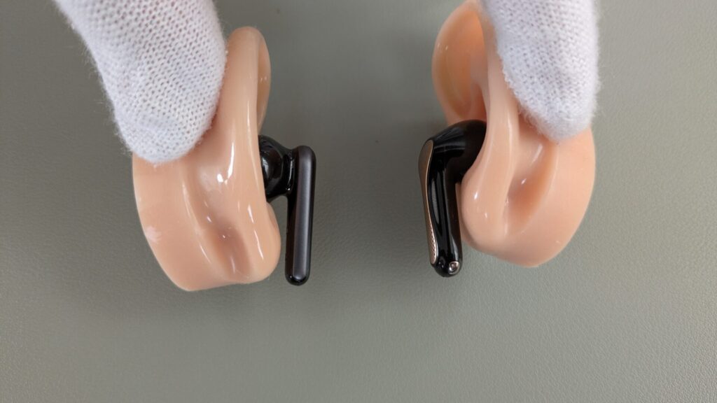 anker-soundcore-liberty-5-vs-soundpeats-air5-pro-appearance-back