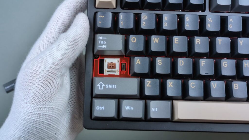 wobkey-rainy75-pro-power-switch