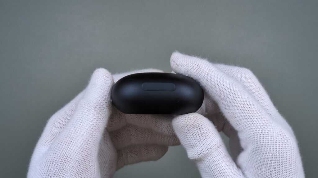 anker-soundcore-liberty-4-pro-charging-case-front-side