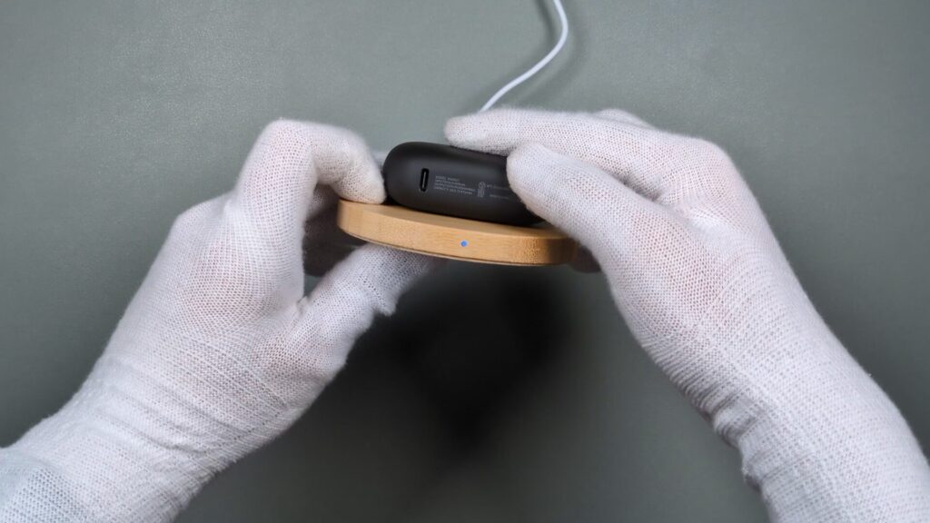 nuarl-νclip-charging-case-wireless-charging