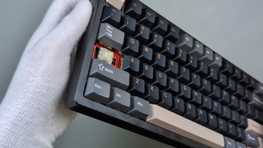 wobkey-rainy-75-pro-gateron-jupiter-banana-switch