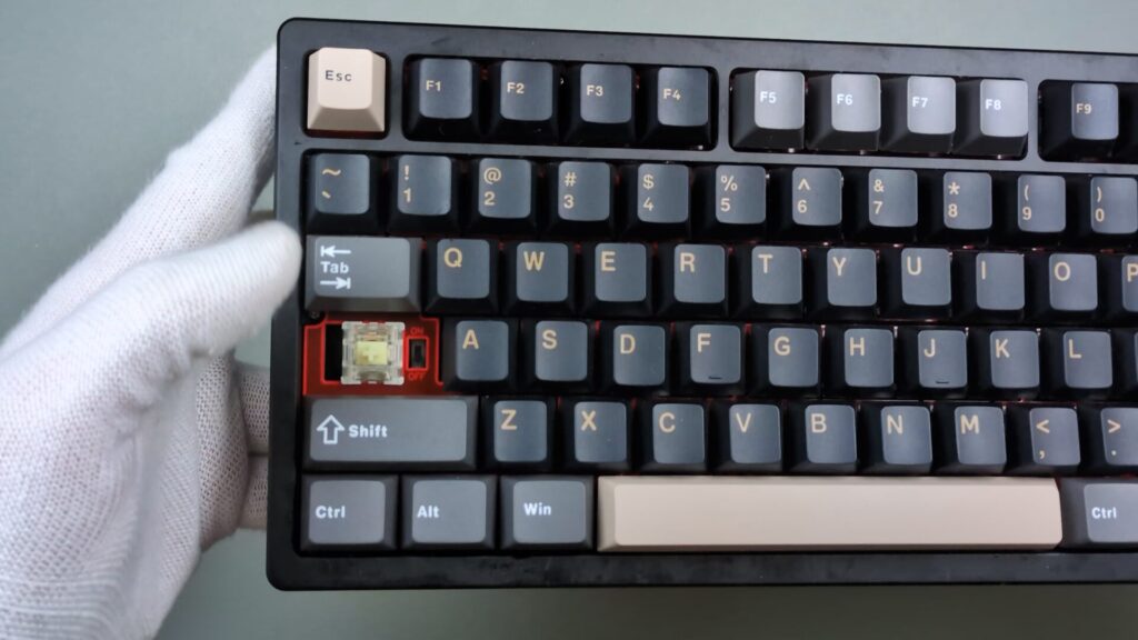 wobkey-rainy-75-pro-power-switch