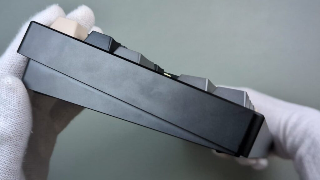 wobkey-rainy-75-pro-side