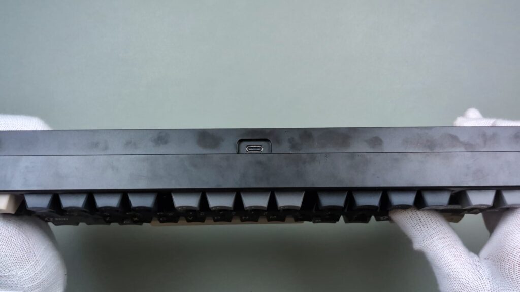 wobkey-rainy-75-pro-back-side