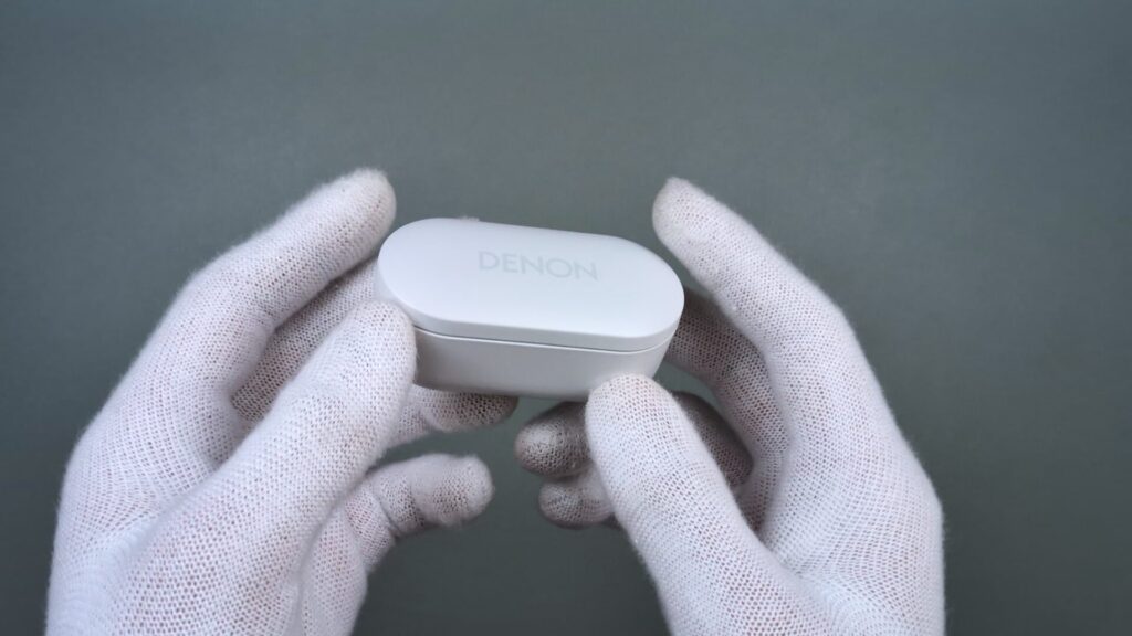 denon-perl-pro-charging-case