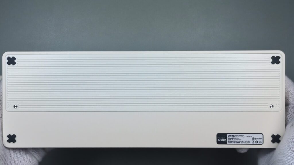 iqunix-magi65-no-stand