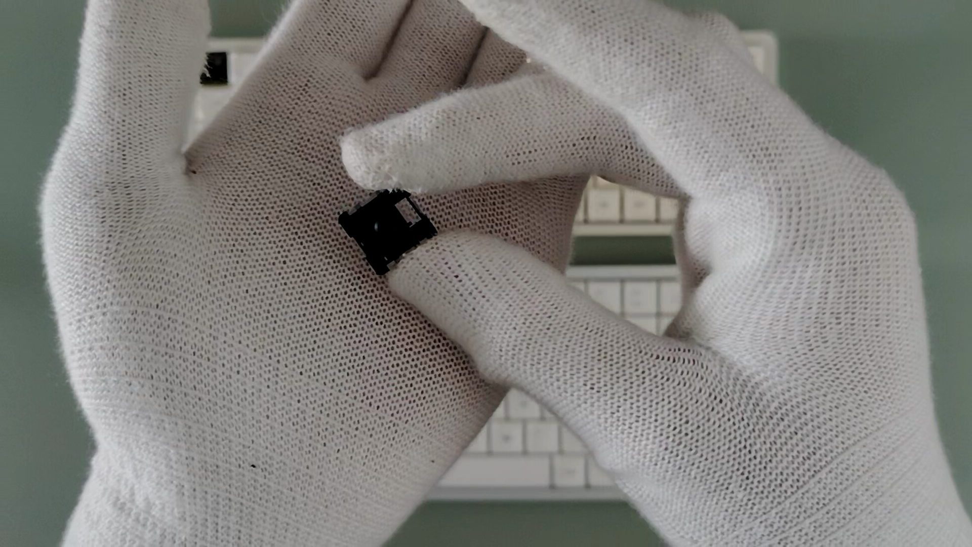 gold-red-switch-bottom