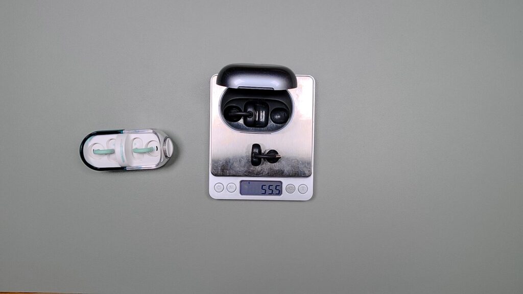 soundpeats-clip1-with-charging-case-weight